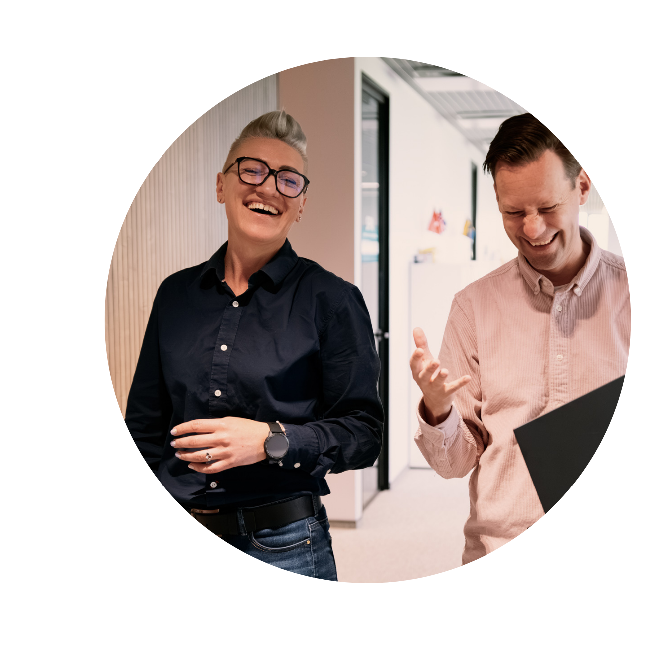  Laptop mit SuperOffice CRM